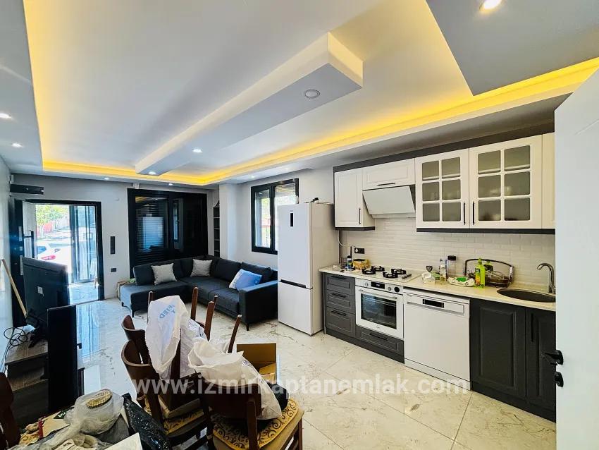 Seferihisar Doğanbey Atatürk Mah. Satılık 2+1 Yazlık - 135 m²
