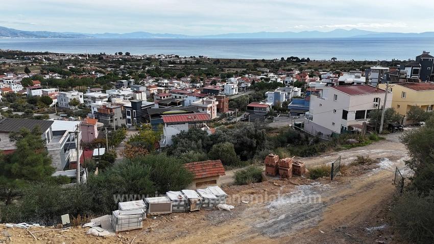 İzmir Seferihisar Atatürk Mahallesinde Deniz Manzaralı 300 M2 Arsa