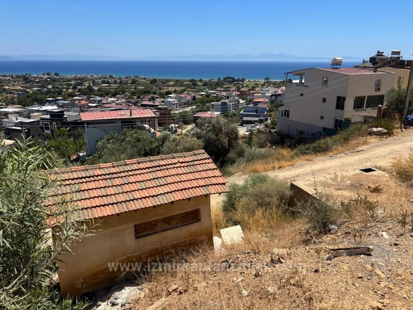İzmir Seferihisar Atatürk Mahallesinde Deniz Manzaralı 300 M2 Arsa
