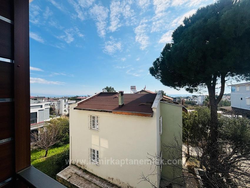Seferihisar Doğanbey'de Deniz Manzaralı Kat Mülkiyetli 4+1 Satılık Villa