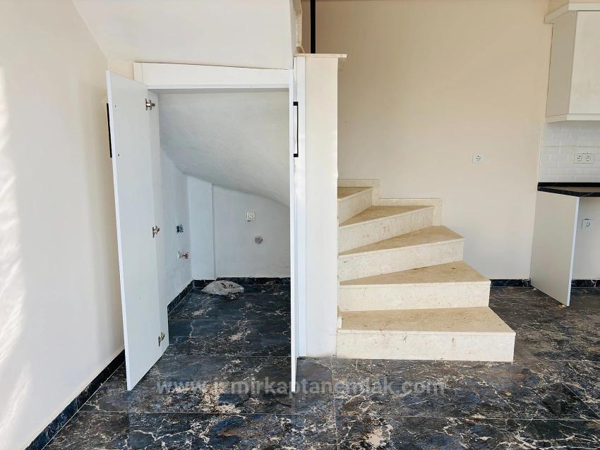 Seferihisar Payamlı Köyü'nde Geniş Bahçeli Sıfır 3+1 Satılık Villa