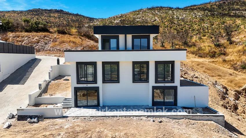 Seferihisar Doğanbey Atatürk Mah. Satılık 2+1 Yazlık - 115 m²