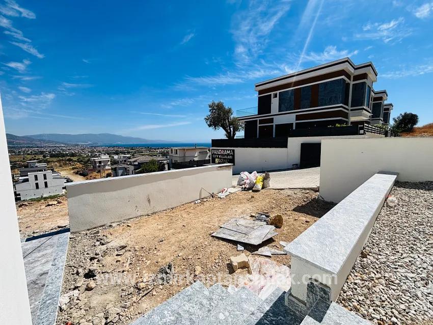 Seferihisar Doğanbey Atatürk Mah. Satılık 2+1 Yazlık - 115 m²