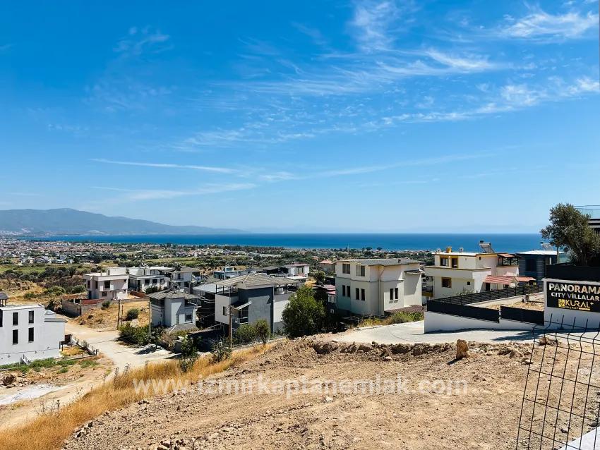 Seferihisar Doğanbey Atatürk Mah. Satılık 2+1 Yazlık - 115 m²