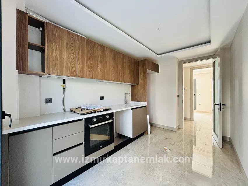 Seferihisar Necat Hepkon Mah. Satılık 2+1 Daire - 110 m²