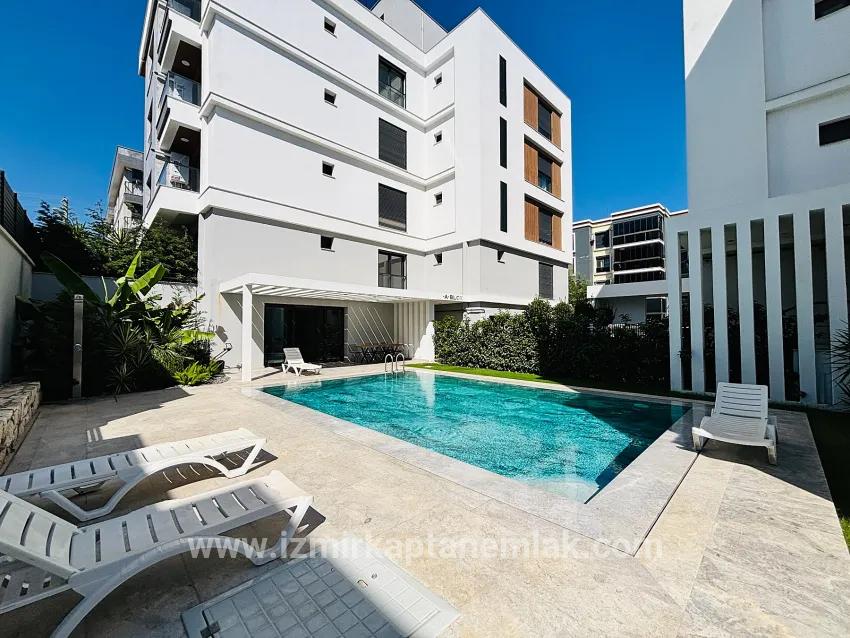 Seferihisar Necat Hepkon Mah. Satılık 3+1 Daire - 160 m²