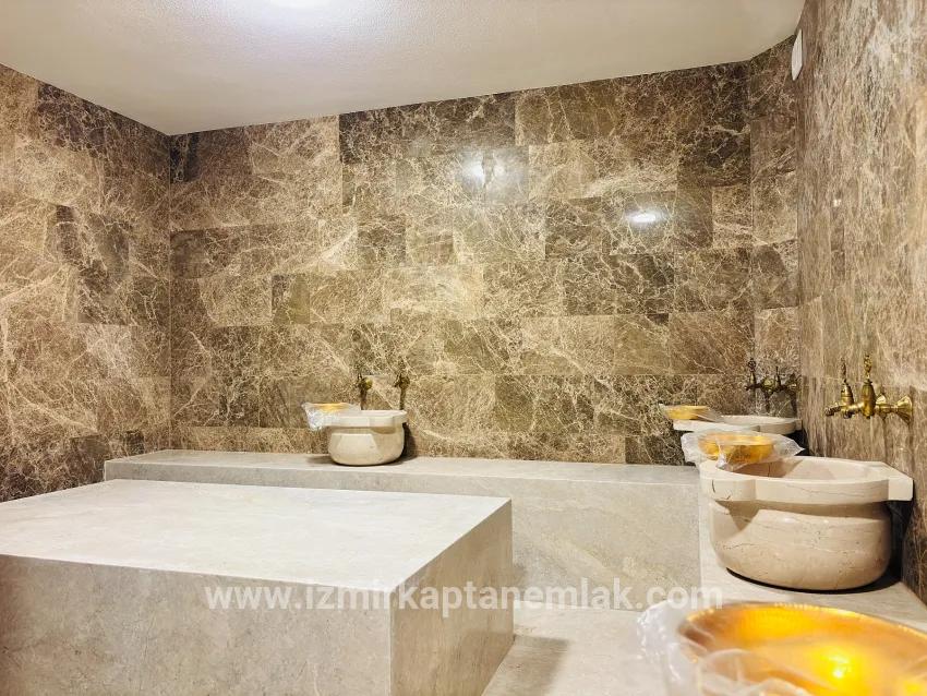 Seferihisar Necat Hepkon Mah. Satılık 3+1 Daire - 160 m²