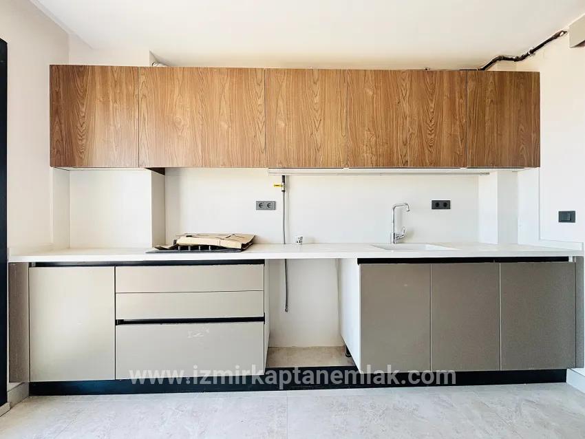 Seferihisar Necat Hepkon Mah. Satılık 3+1 Daire - 160 m²