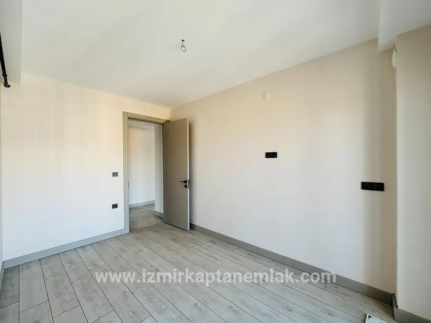 Seferihisar Necat Hepkon Mah. Satılık 3+1 Daire - 160 m²