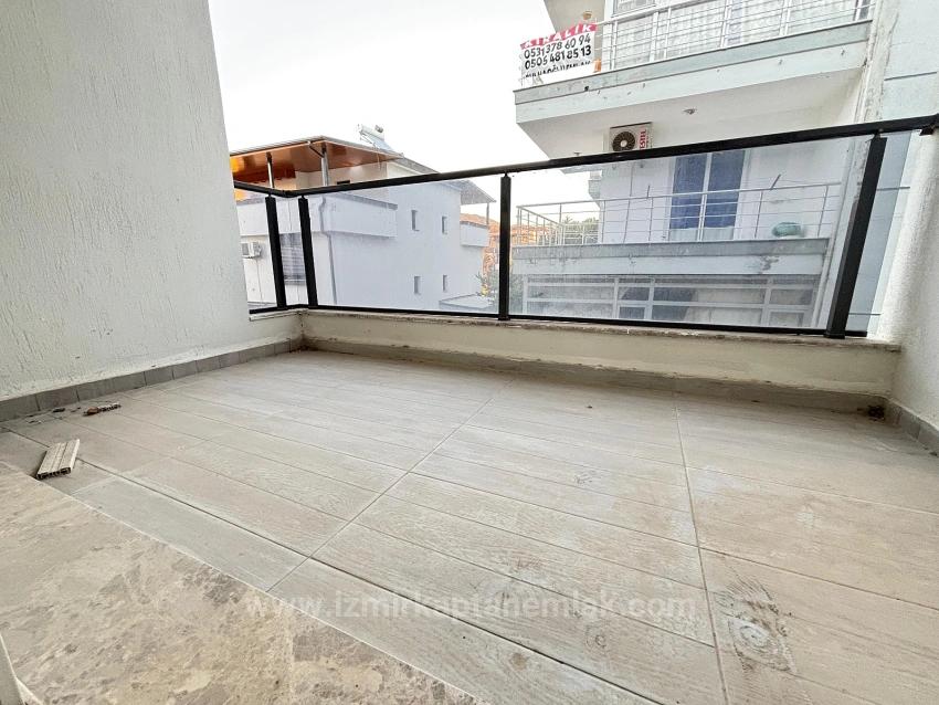 Seferihisar Ürkmez'de Ayrı Mutfak 130 M² 3+1 Asansörlü Satılık Daire