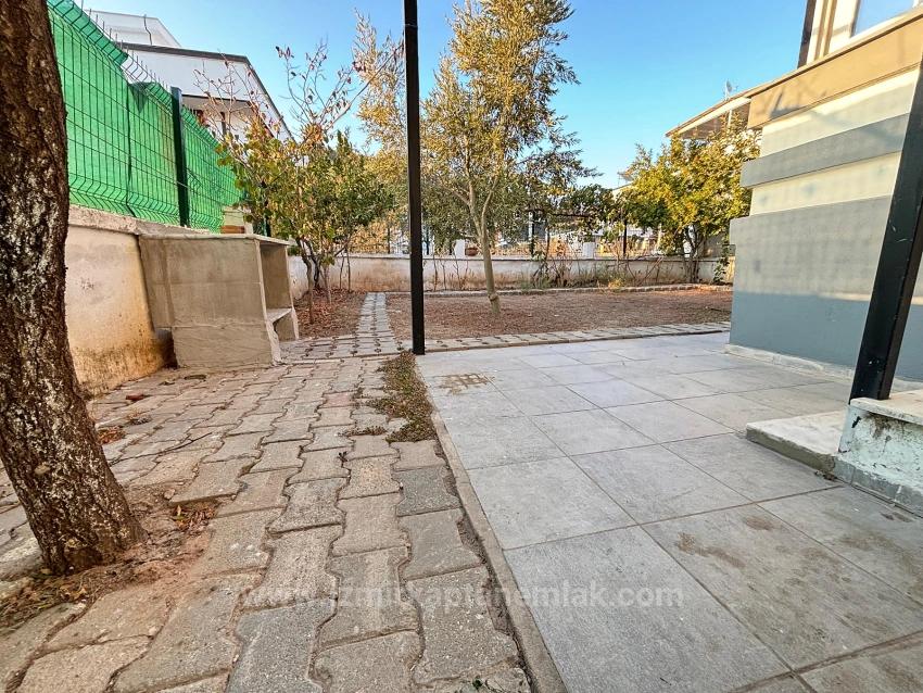 Seferihisar Doğanbey'de Müstakil Otoparklı Bahçeli 4+1 Satılık Tripleks