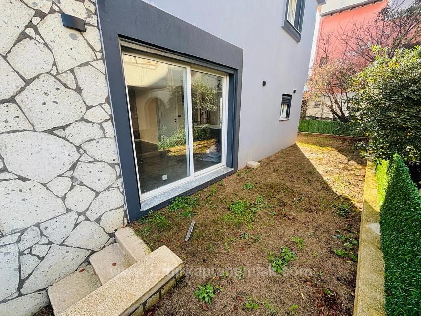 Seferihisar Payamlı Merkezde Müstakil Ferah Yapılı Satılık 3+1 Villa