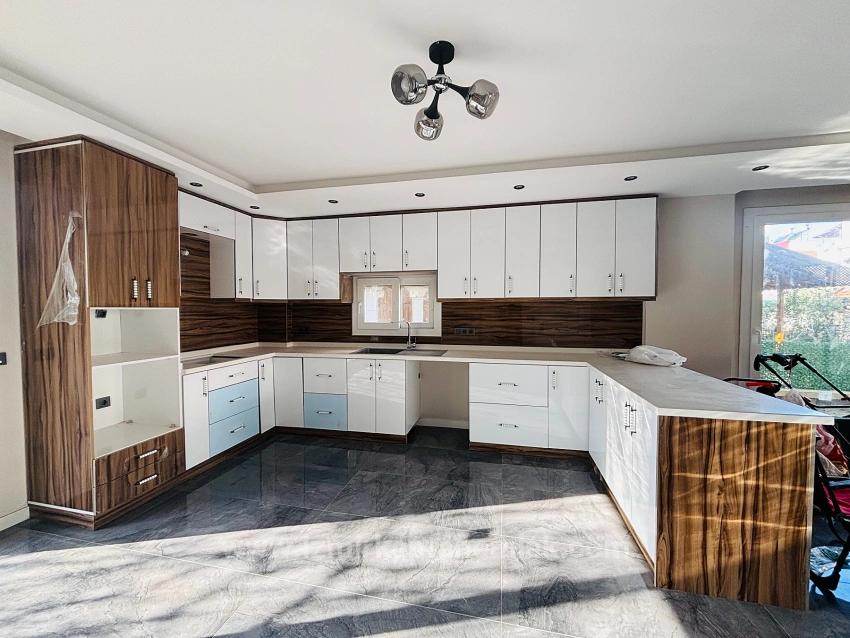 Seferihisar Payamlı Merkezde Müstakil Ferah Yapılı Satılık 3+1 Villa