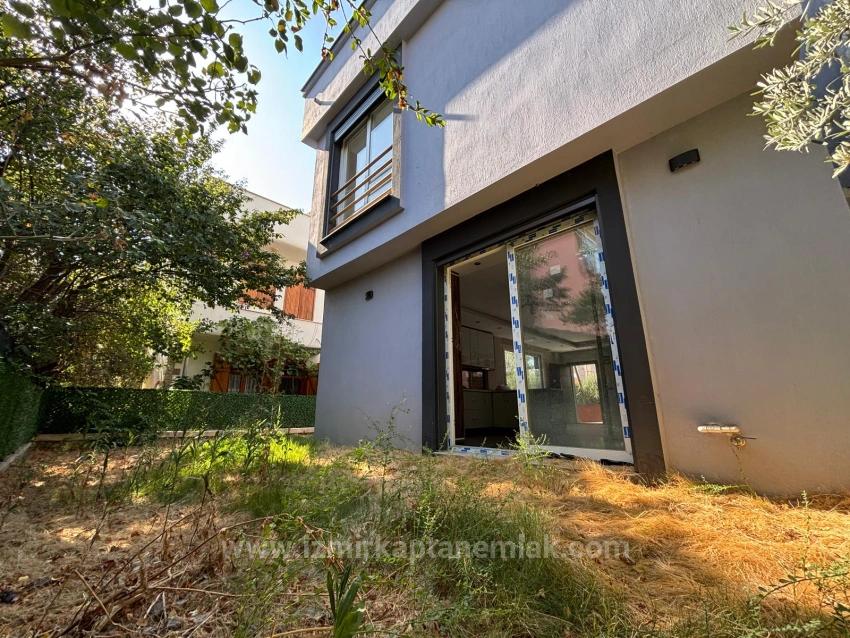 Seferihisar Payamlı Merkezde Müstakil Ferah Yapılı Satılık 3+1 Villa