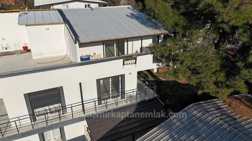 Seferihisar Payamlı'da Bahçeli Sıfır Yapı Satılık 2+1 Ruhsatlı Villa