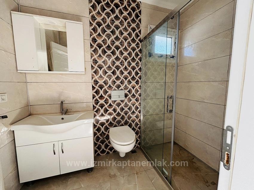 Seferihisar Payamlı'da Bahçeli Sıfır Yapı Satılık 2+1 Ruhsatlı Villa