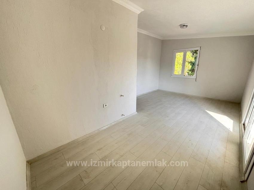 Seferihisar Payamlı'da Bahçeli Sıfır Yapı Satılık 2+1 Ruhsatlı Villa