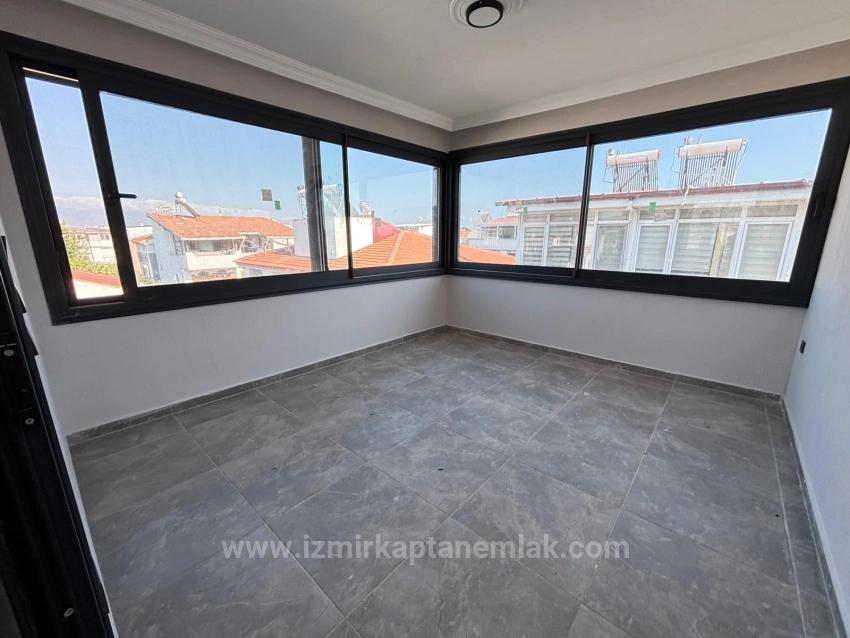 Seferihisar Payamlı Merkezde Geniş Ferah Yapılı Satılık 6+2 Tripleks