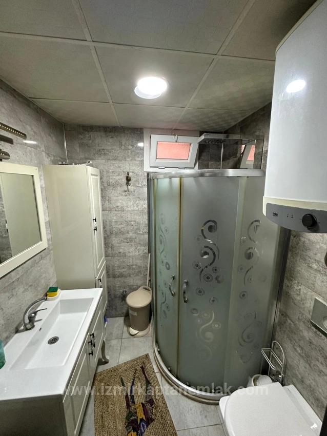 Seferihisar Ürkmez'de Bahçeli Plaja 300M 2+1 Satılık Daire