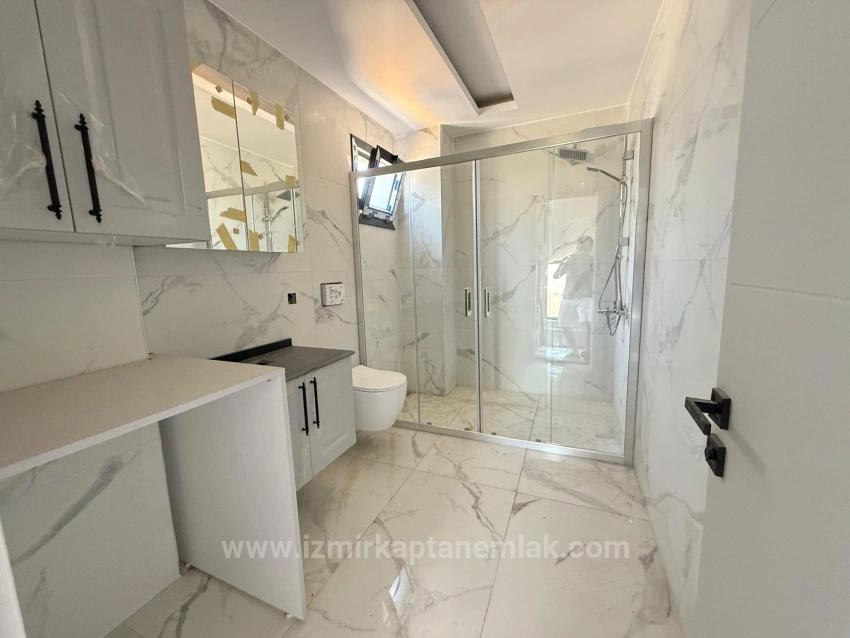 Seferihisar Doğanbey'de Bağımsız Müstakil Bahçeli Sıfır Satılık 2+1 Villa