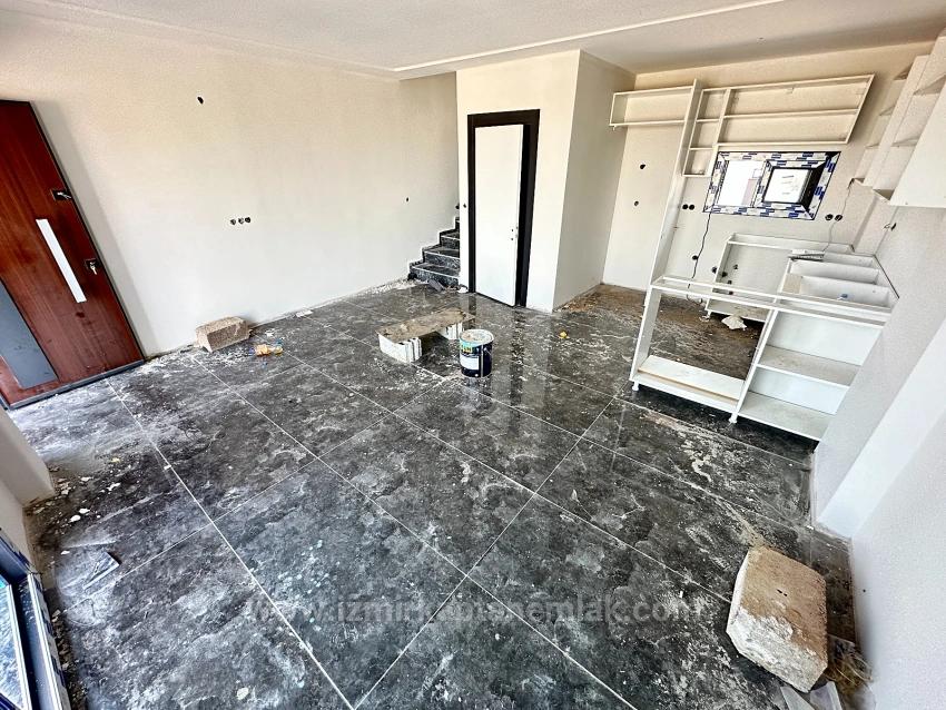 Seferihisar Cumhuriyet'de Geniş Bahçeli Sıfır Satılık 2+1 Villa