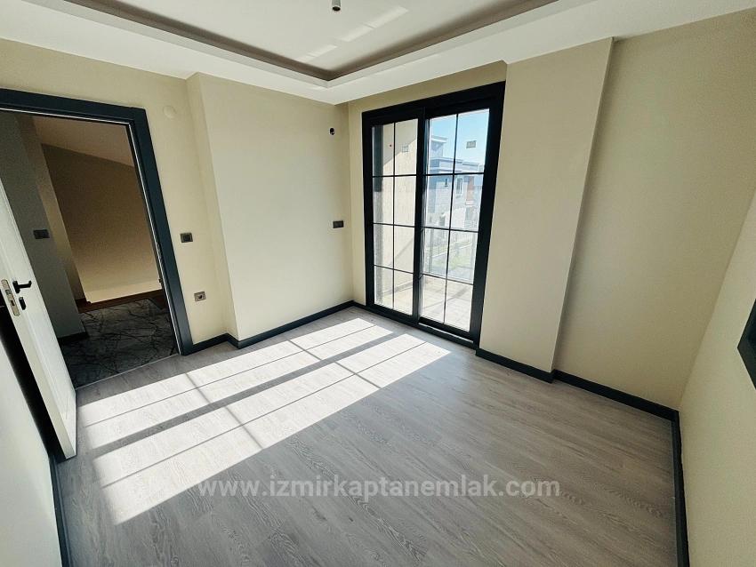 Doğanbeyde 300M2 Brüt Bağımsız Havuzlu Geniş Satılık 3+1 Villa