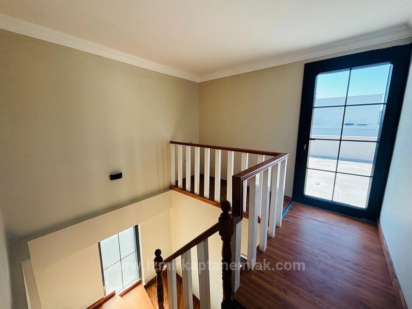 Doğanbeyde 300M2 Brüt Bağımsız Havuzlu Geniş Satılık 3+1 Villa