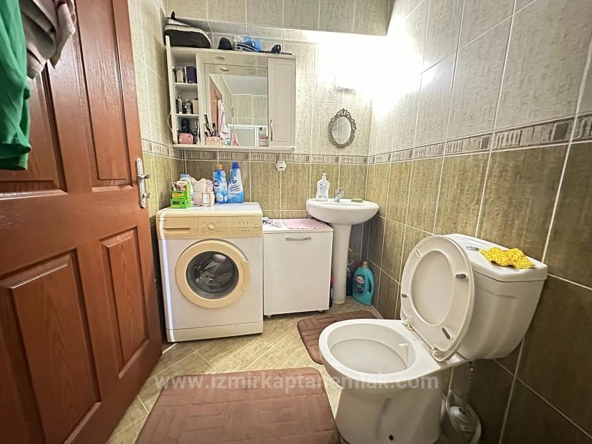 Seferihisar Ürkmez'de Ara Kat Ön Cephe Plaja 450M Satılık 2+1 Daire