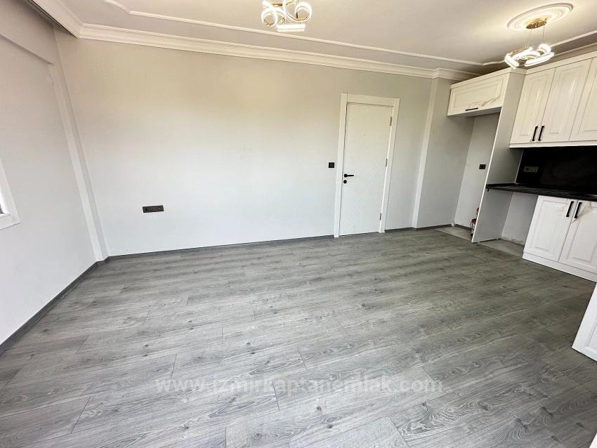 Seferihisar Ürkmez Merkezde Sıfır Yapılı Ferah Satılık 2+1 Daire