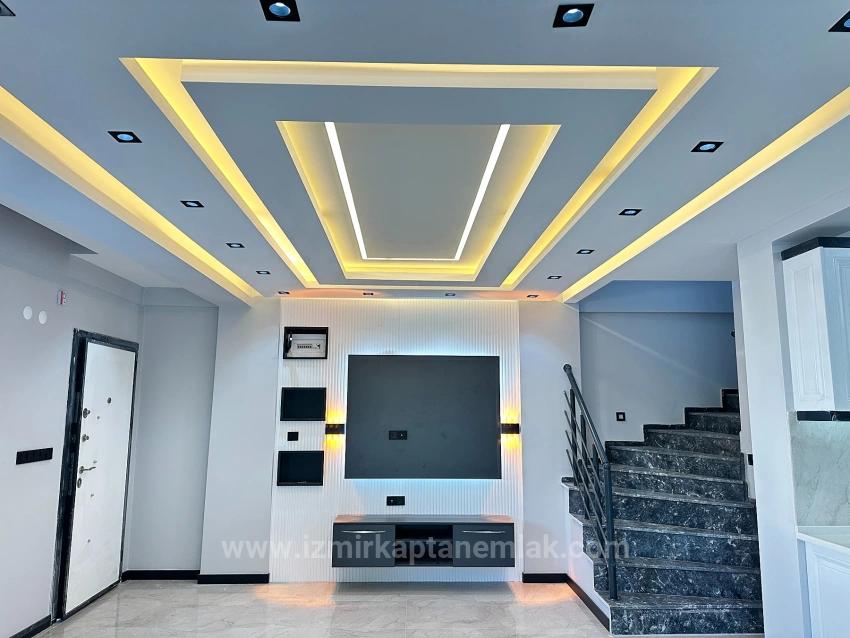 Seferihisar Doğanbey'de 210M2 Bağımsız Lüks Bahçeli Satılık 3+1 Villa