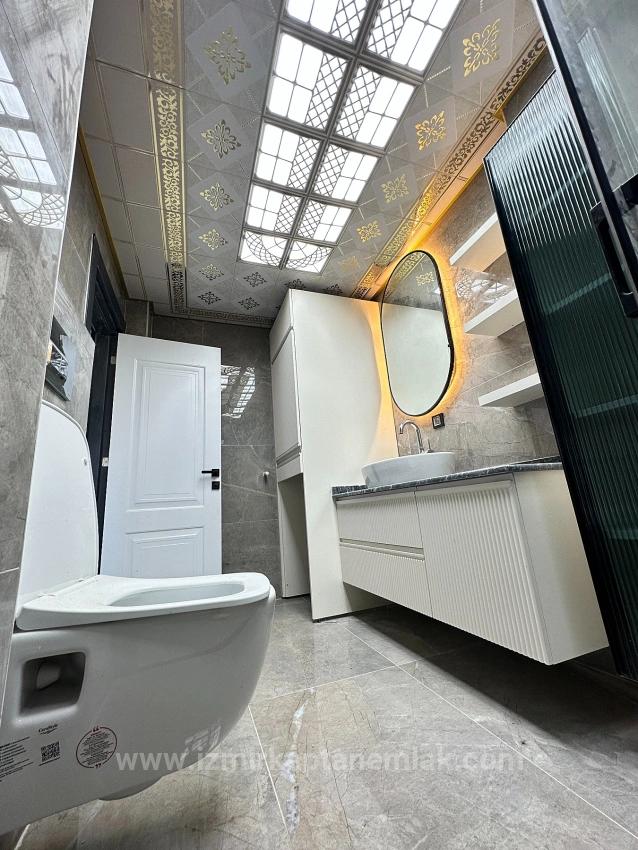 Seferihisar Doğanbey'de 210M2 Bağımsız Lüks Bahçeli Satılık 3+1 Villa