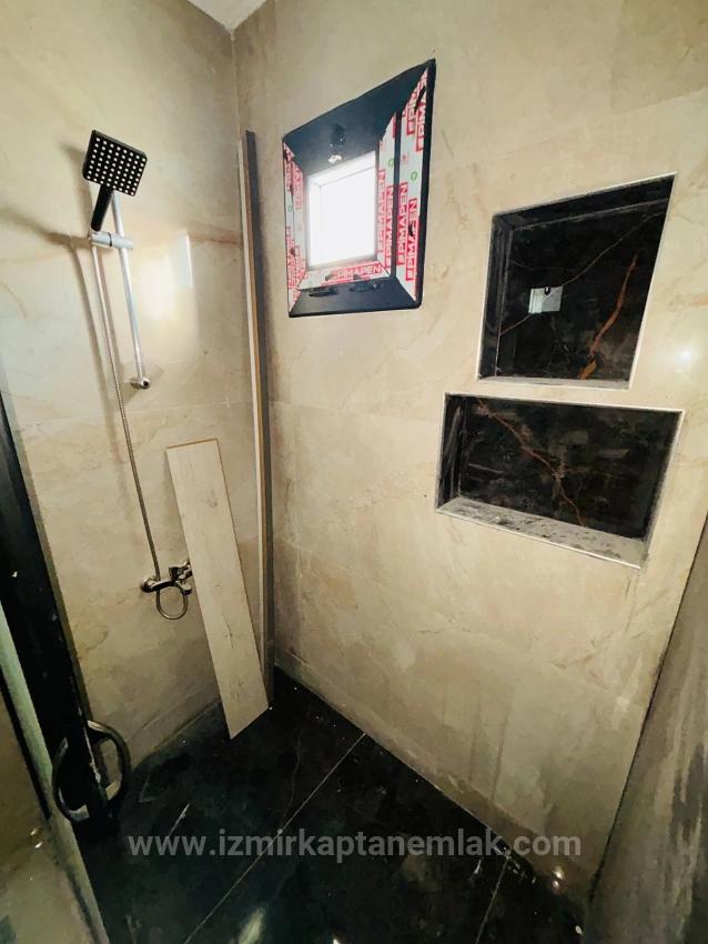 Seferihisar Doğanbey'de Geniş Yapılı Bahçeli 3+1 Satılık Villa