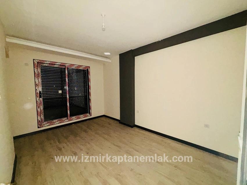 Seferihisar Doğanbey Payamlı Mah. Satılık 3+1 Yazlık - 160 m²
