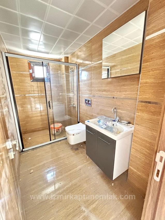 Menderes Özdere Merkezi Konumdabahçeli Ayrı Mutfaklı 3+1 Satılık Villa