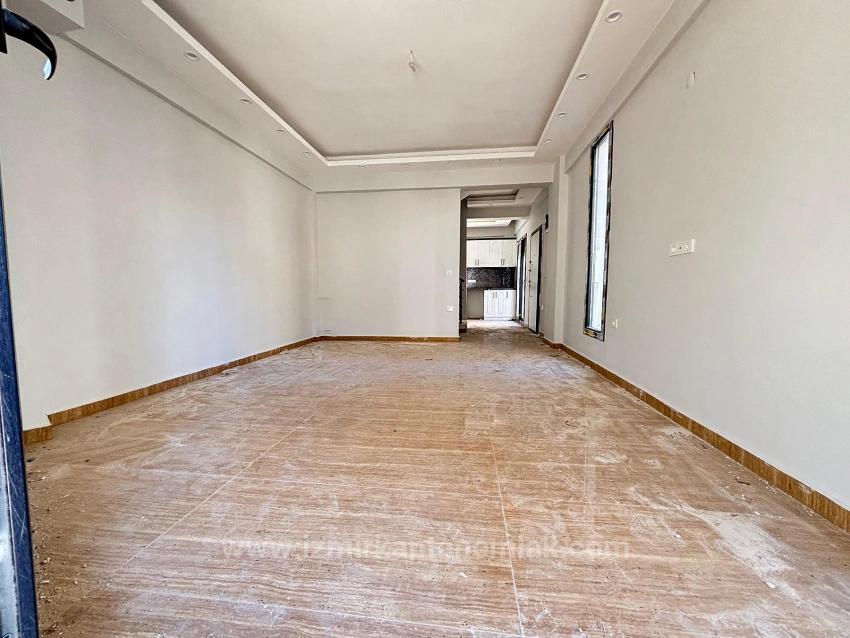 Menderes Özdere'de Müstakil Girişli Ferah Yapılı 3+1 Satılık Villa