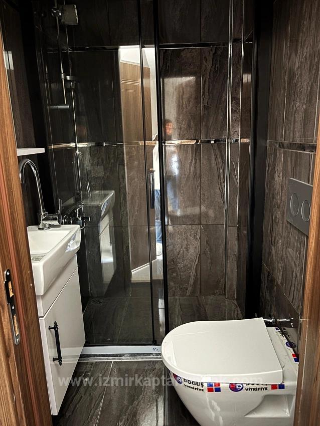 Menderes Özdere'de Plaja 50 M Geniş Bahçeli Sıfır 4+1 Satılık Tripleks