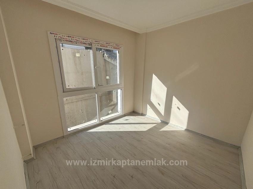 Menderes Gümüldür Fevzi Çakmak'da 2+2 Satılık Daire Dubleks