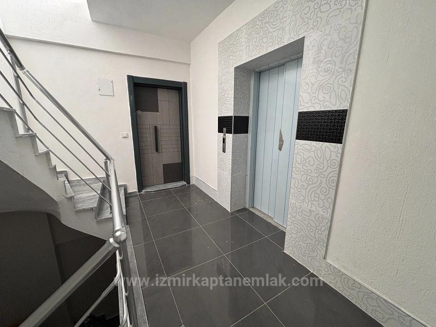 İzmir Menderes Fevzi Çakmak’da 3+1 Deniz Manzaralı Daire