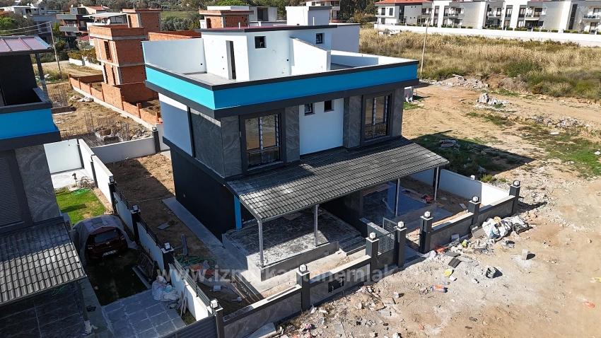 İzmir Seferihisar Cumhuriyet’de   2+1  Tripleks Yazlık Villa