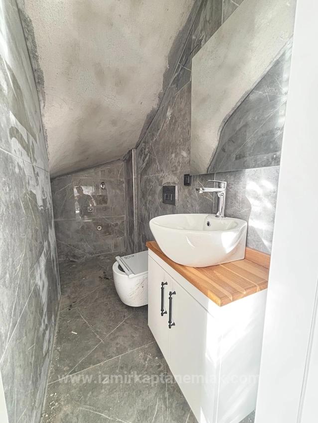 İzmir Seferihisar Ürkmez’de Denize 600 Metre Satılık 2+1 Villa