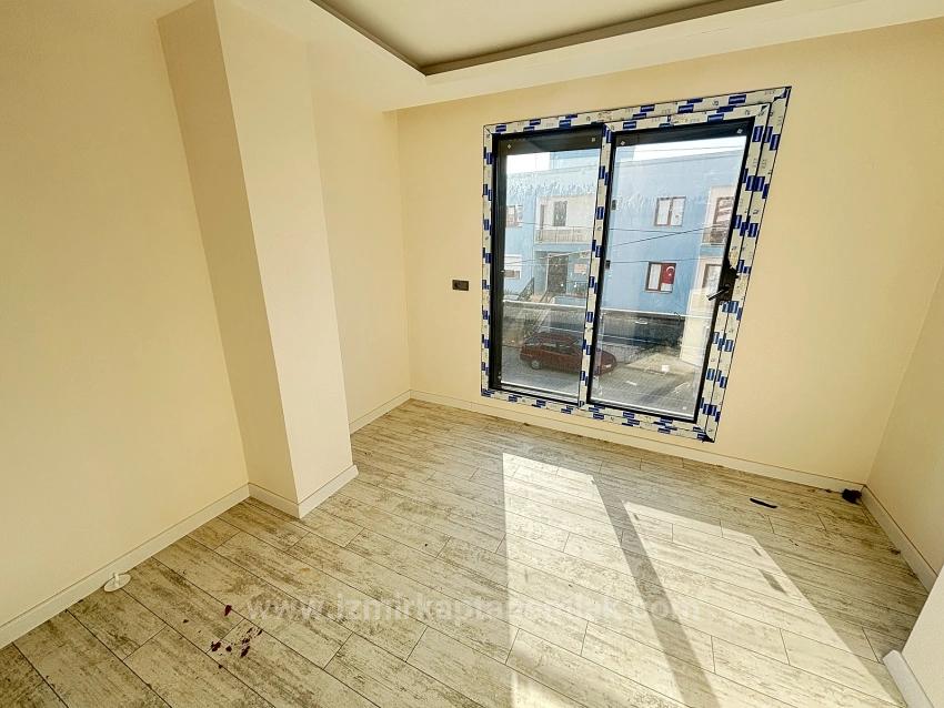 İzmir Seferihisar Ürkmez’de Denize 600 Metre Satılık 2+1 Villa