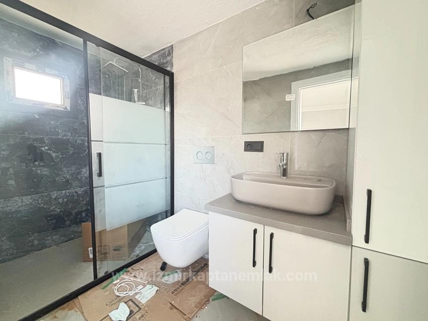 İzmir Seferihisar Ürkmez’de Denize 1100 Metre Satılık 3+1 Müstakil Villa