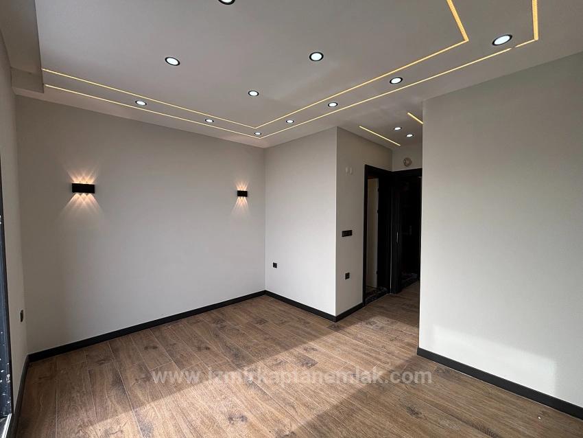 İzmir Seferihisar Doğanbey'de Müstakil Geniş Bahçeli Ultra Lüks 4+1 Tripleks Villa