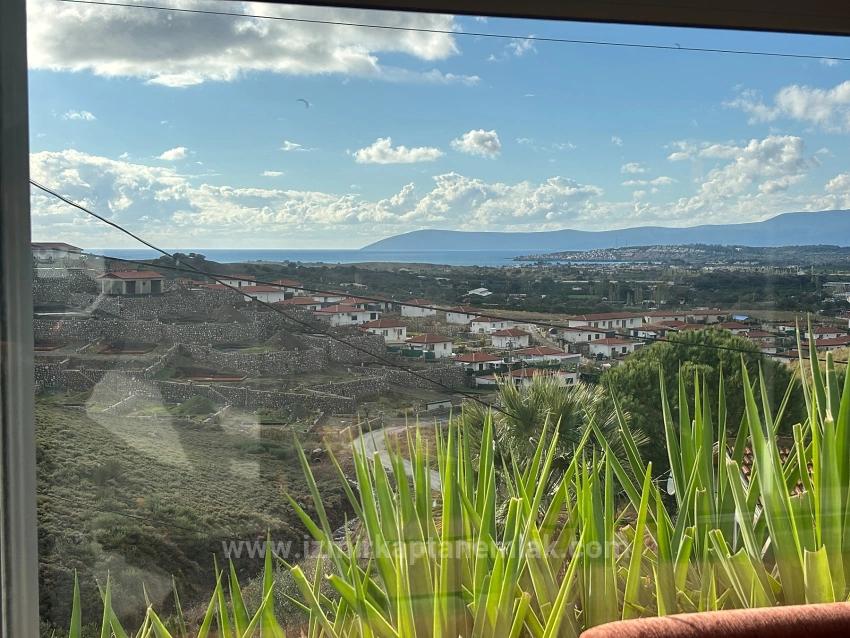 Izmir Seferihisar Tepecik Mahallesi’nde Deniz Manzaralı 2+1 Müstakil Tripleks Villa