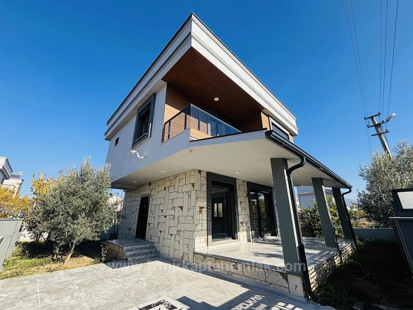  Izmir Seferihiasar Payamlı Mahallesi’nde  3+1 Ebeveyn Banyolu Müstakil Dubleks Villa