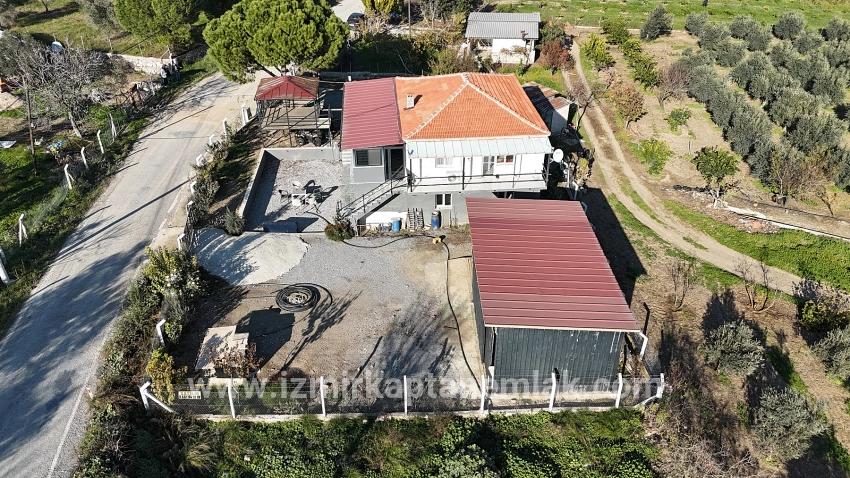 Seferihisar Kavakdere Mah. Satılık 2+1 Çiftlik evi - 826 m²