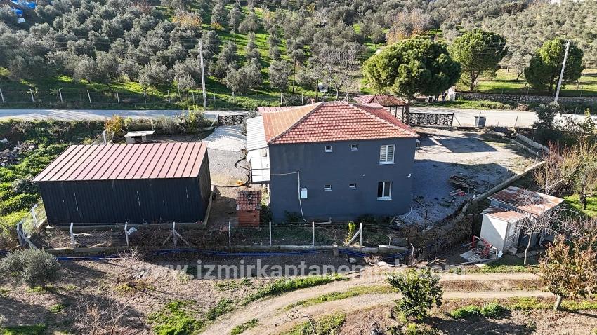Seferihisar Kavakdere Mah. Satılık 2+1 Çiftlik evi - 826 m²