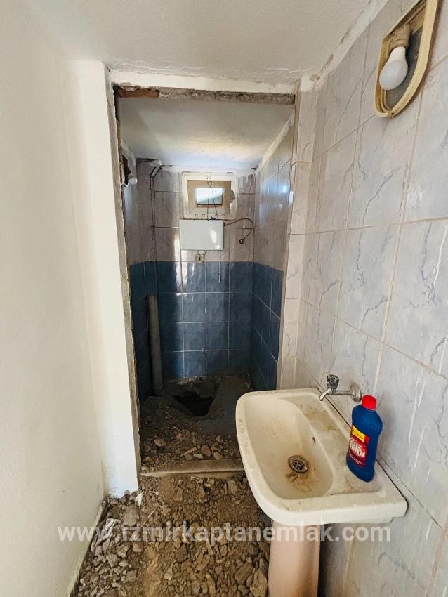 Seferihisar Kavakdere Mah. Satılık 2+1 Çiftlik evi - 826 m²