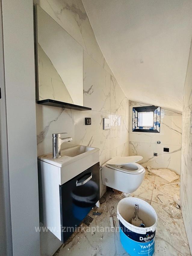  Izmir Seferihisar Cumhuriyet Mahallesi’nde Site İçerisinde 2+1 Geniş Bahçeli Villa 