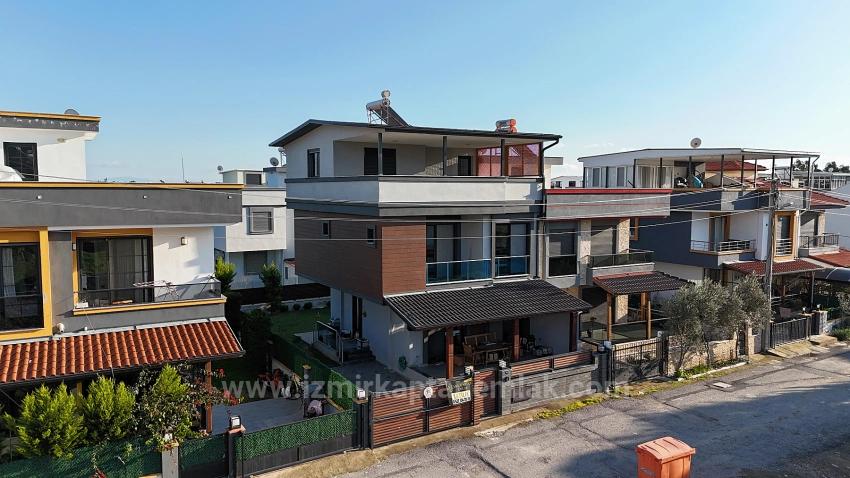 Her Odasında Ebeveyn Banyosu Bulunan Geniş Bahçeli 3+1 Müstakil Villa